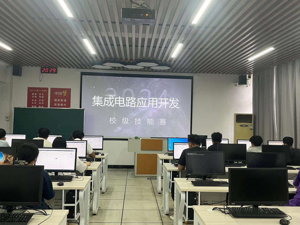 技能競(jìng)賽展風(fēng)采，技術(shù)創(chuàng)新育英才——智能工程學(xué)院成功舉辦四大賽項(xiàng)決賽